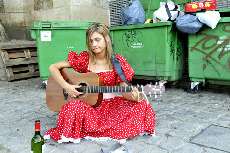 Giedré Barauskaité pisser debout