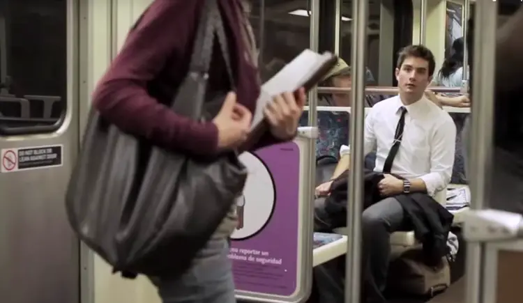 2 min d’une belle rencontre dans le métro en vidéo