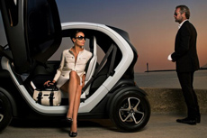 Twizy : on a testé LA petite voiture ecolo de chez Renault idéale pour draguer cet été