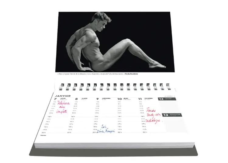 Calendrier à poser avec homme nu sexy et musclé