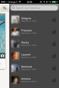 écran de la messagerie de l'application Tinder dans sa première version
