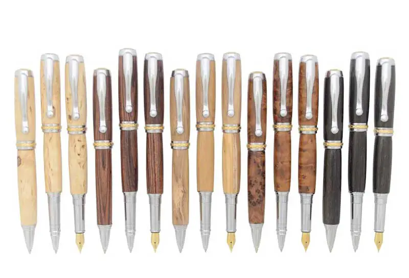 stylo fabriqué en france alignés dans plusieurs couleurs