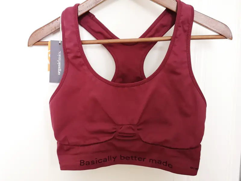 brassière Workout Bra Organic Basic sur un ceintre