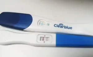 tests-grossesse-positif-clearblue